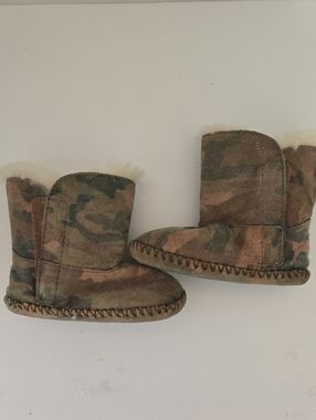 UGG Infant Camo Suede Booties in Green and Brown with Shearling